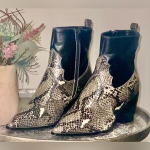 Topshop Black and Brown Patterned Ankle Boots Size 5